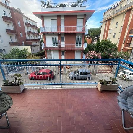 Appartamento A 100 Mt Dalla Spiaggia 디아노마리나 외부 사진