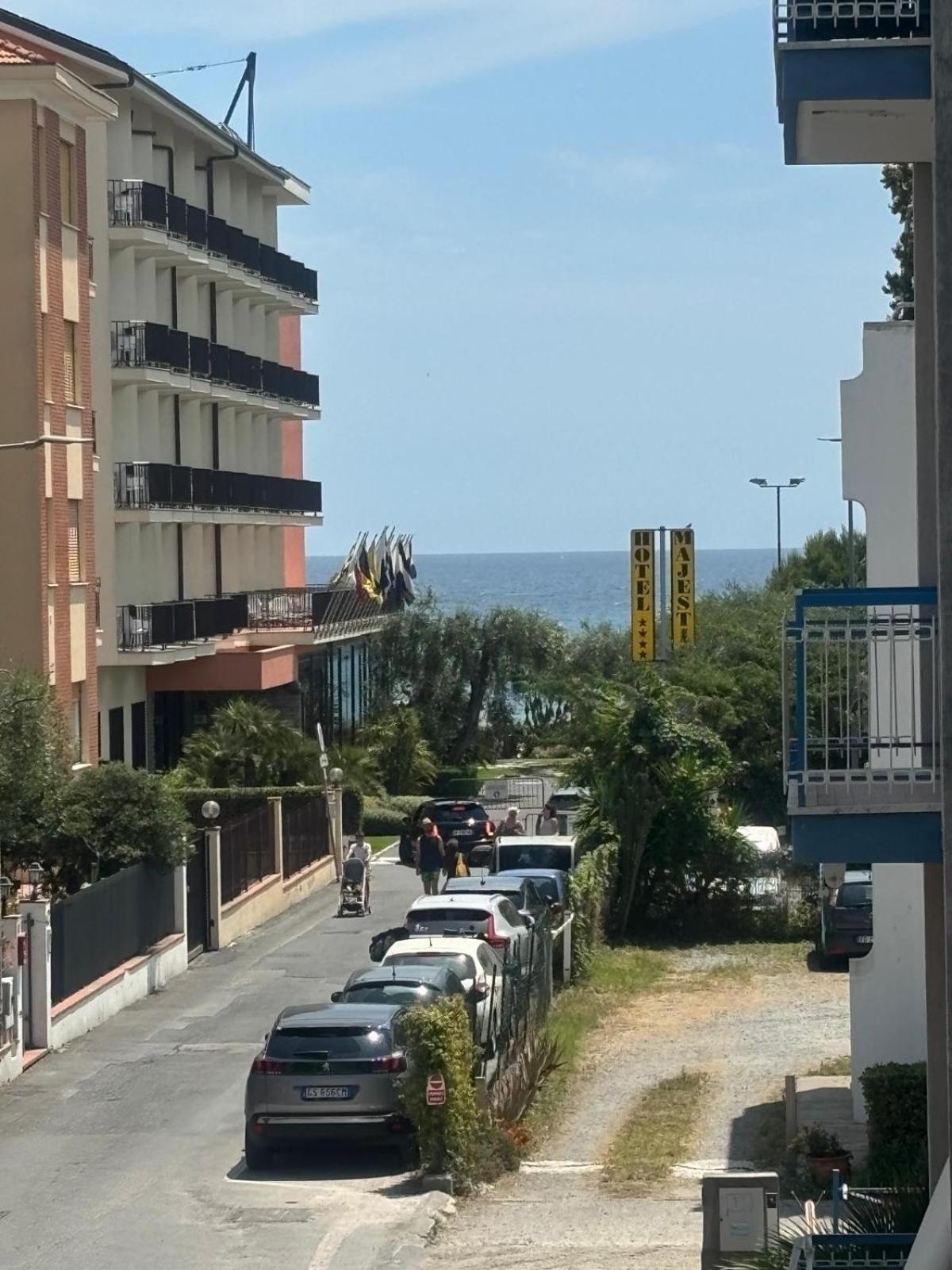 Appartamento A 100 Mt Dalla Spiaggia 디아노마리나 외부 사진